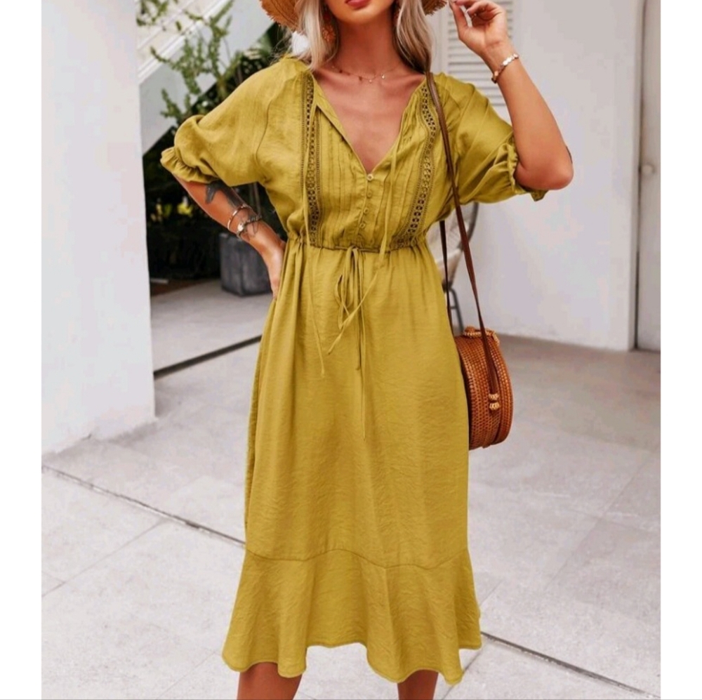 Contrast Dress - Picture 3 of 10